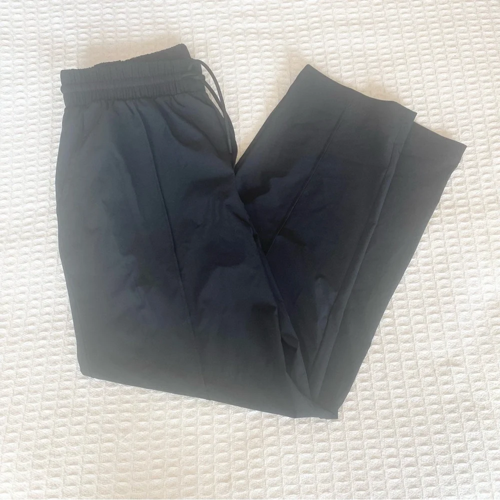ON 34th black elastic waist straight ankle pants size Small NWT